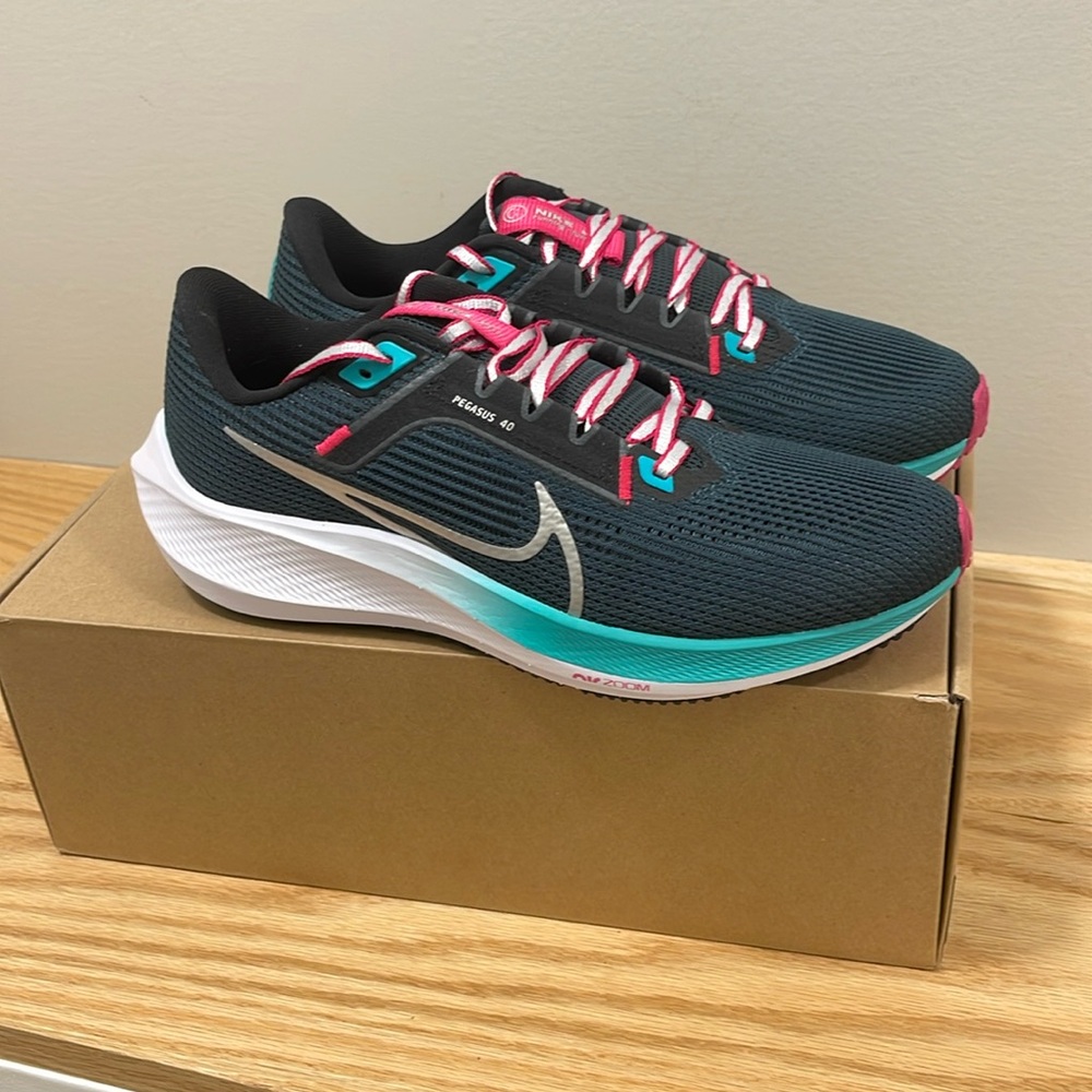 W Nike Air Zoom Pegasus 40 - BRAND NEW